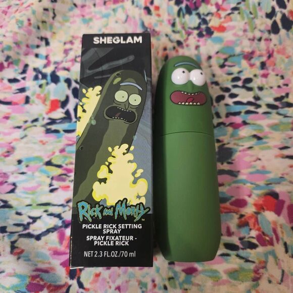 Rick and Morty Pickle Rick Setting Spray - Picture 1 of 3
